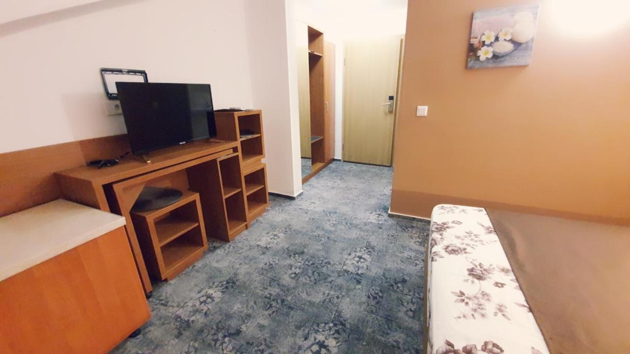 Stay Inn Rediu Valea Lupului  Exteriör bild