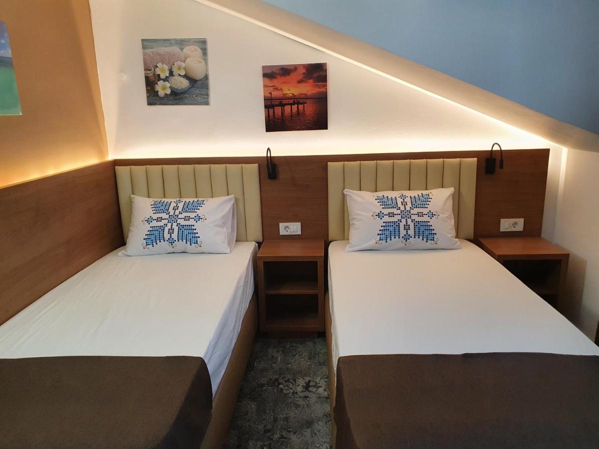 Stay Inn Rediu Valea Lupului  Exteriör bild