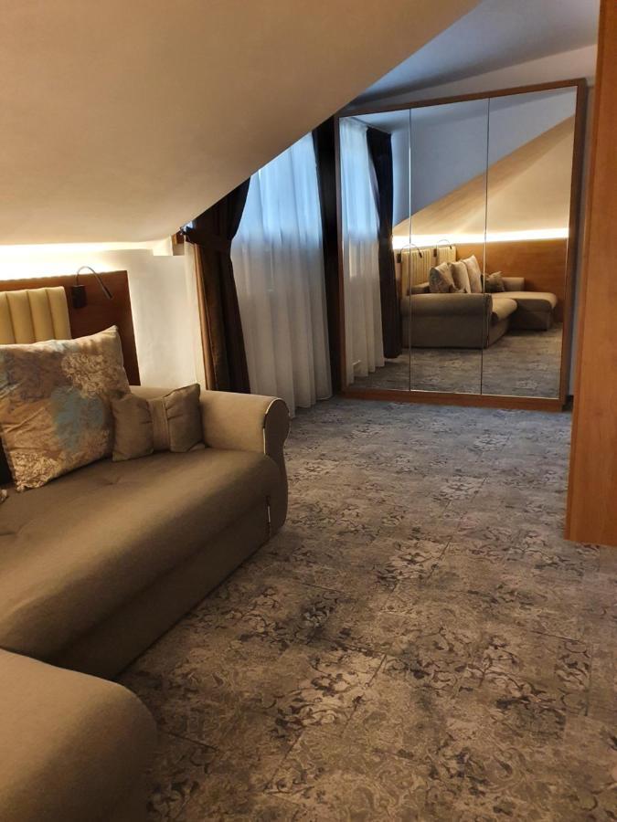 Stay Inn Rediu Valea Lupului  Exteriör bild