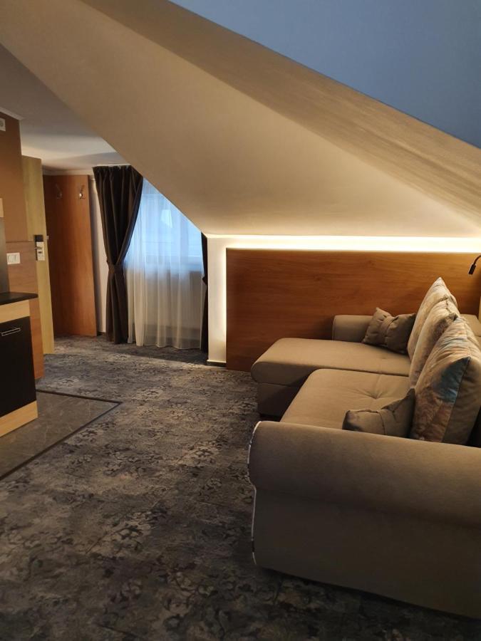 Stay Inn Rediu Valea Lupului  Exteriör bild