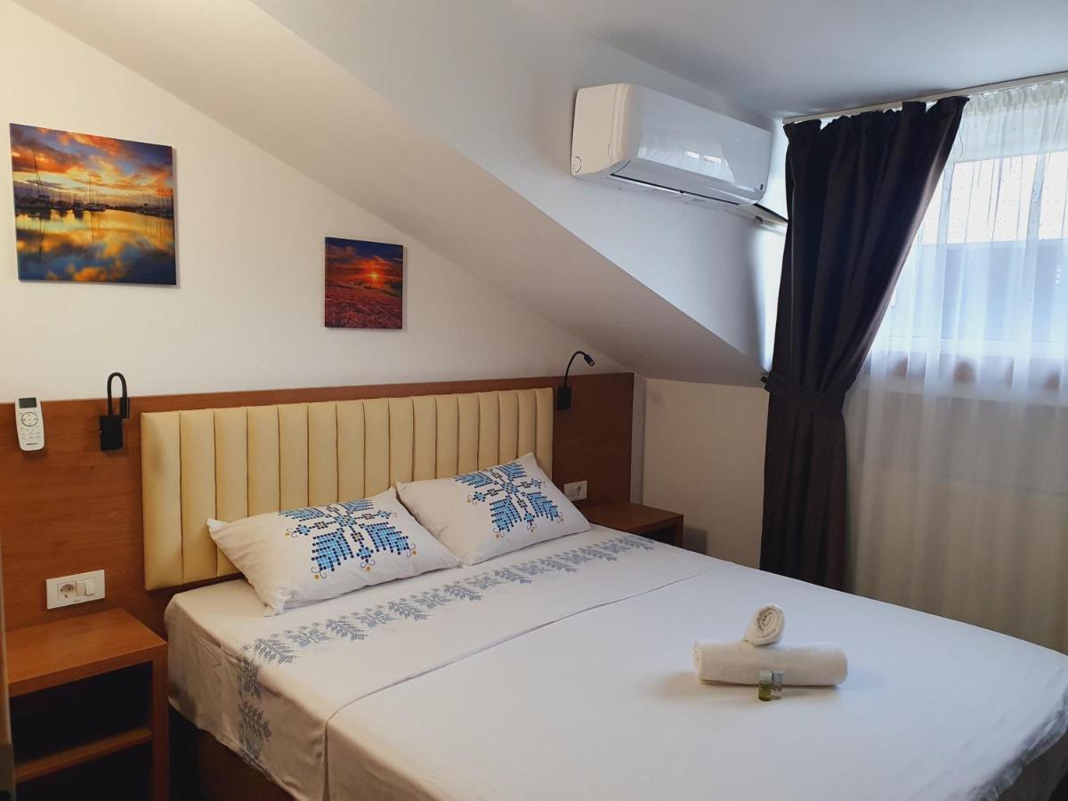 Stay Inn Rediu Valea Lupului  Exteriör bild