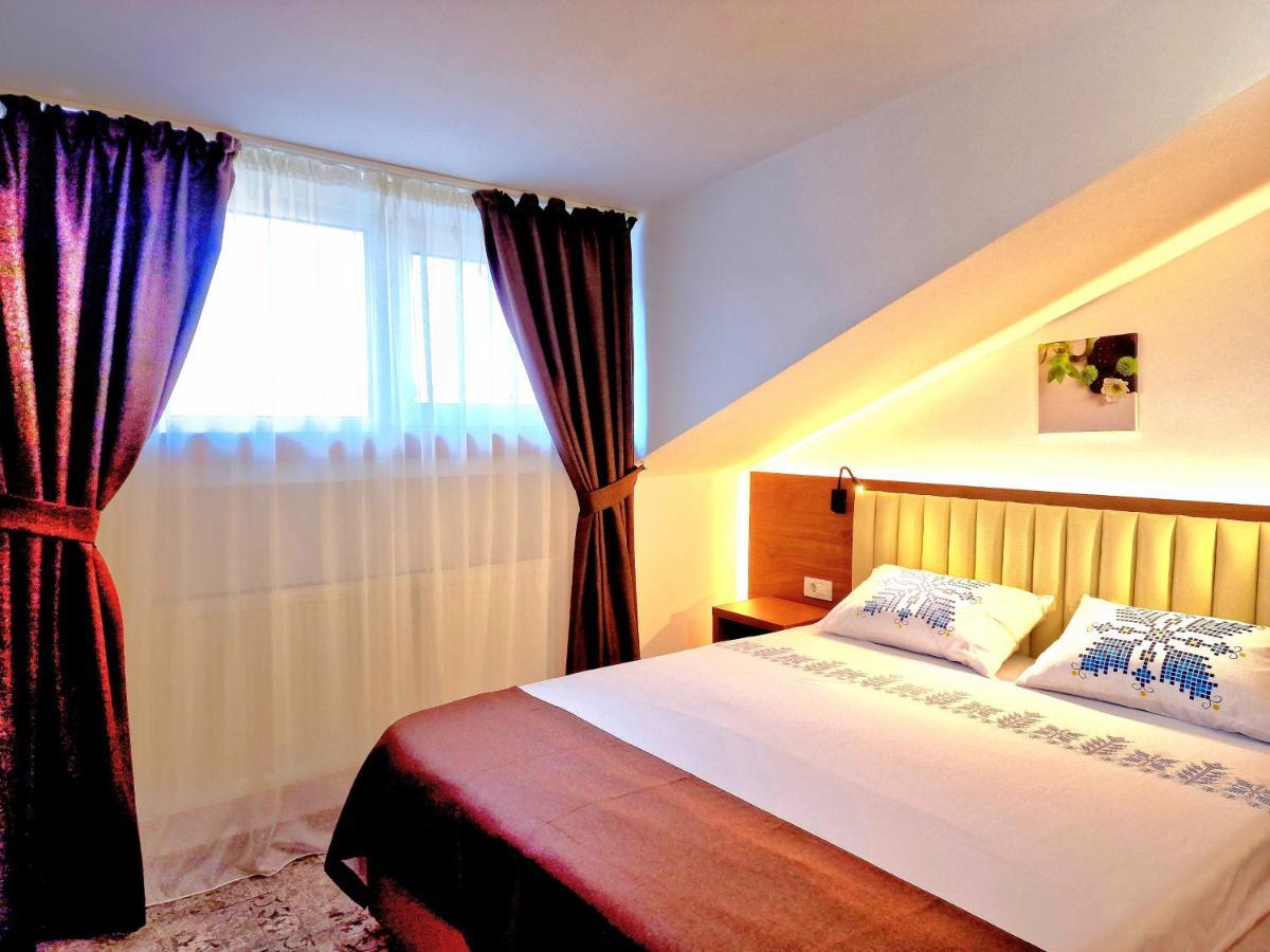 Stay Inn Rediu Valea Lupului  Exteriör bild