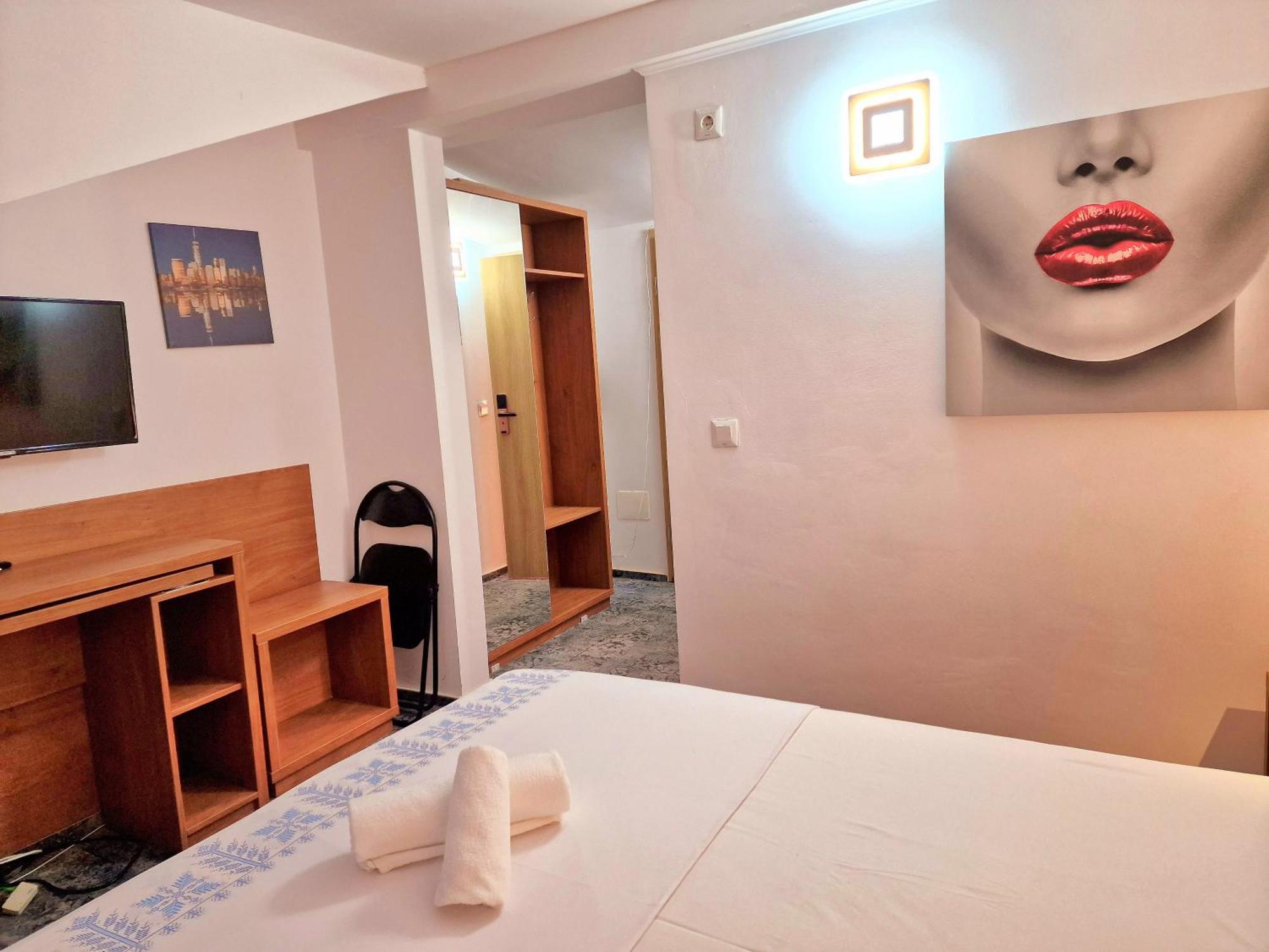 Stay Inn Rediu Valea Lupului  Exteriör bild